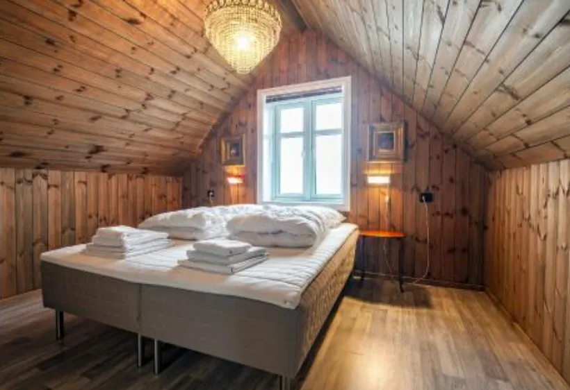 Arctic Silence Gallery Hotel